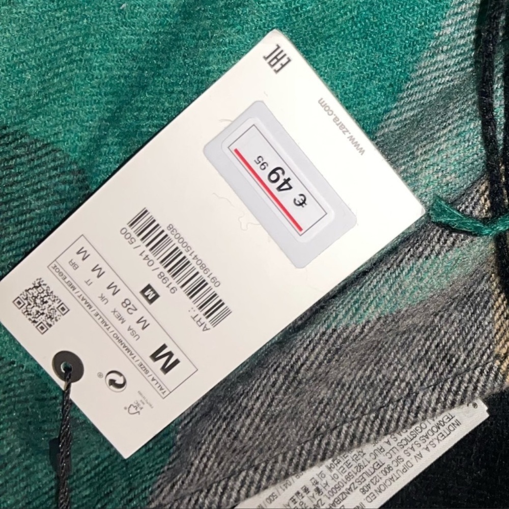 **NEW ZARA GREEN PONCHO